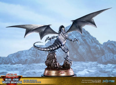 Blue-Eyes White Dragon (Silver Variant) (Silver) – First 4 Figures – ActionFigure Brasil — close