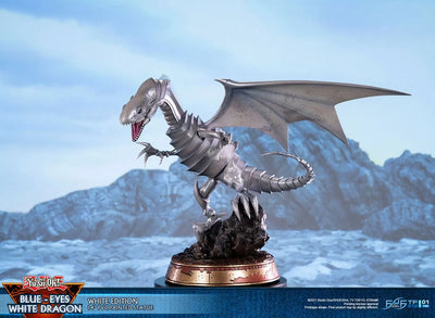 Blue-Eyes White Dragon (White Variant) (White) – First 4 Figures – ActionFigure Brasil — embalagem