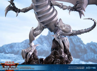 Blue-Eyes White Dragon (White Variant) (White) – First 4 Figures – ActionFigure Brasil — close