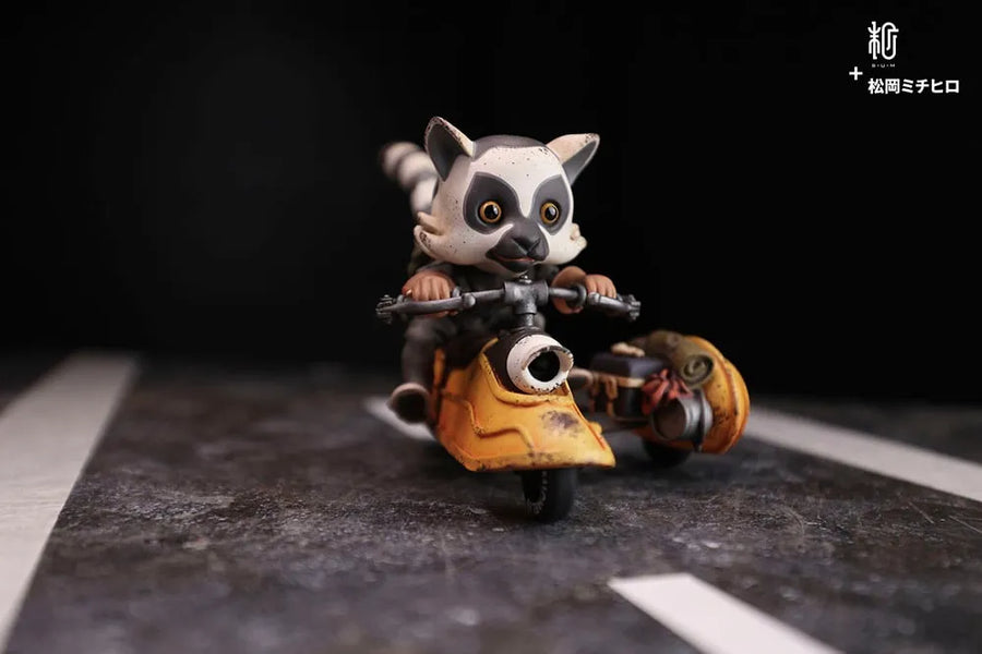 Brille & Dreieck - LIMITED EDITION: 70 – Manas SUM – ActionFigure Brasil