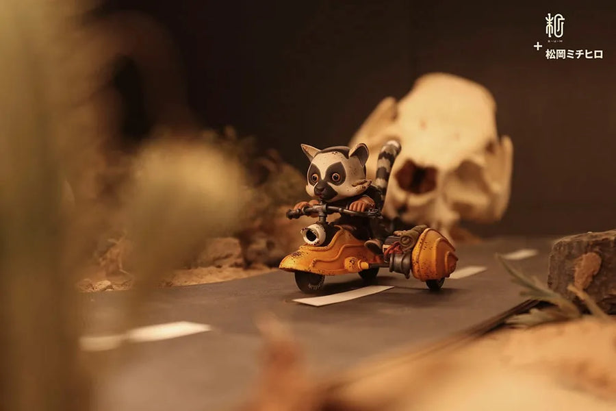 Brille & Dreieck - LIMITED EDITION: 70 – Manas SUM – ActionFigure Brasil