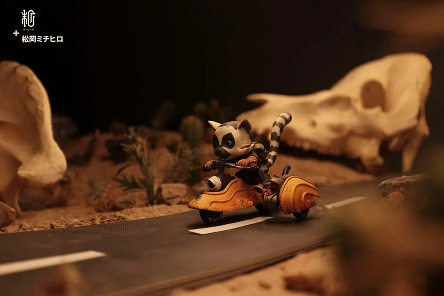 Brille & Dreieck - LIMITED EDITION: 70 – Manas SUM – ActionFigure Brasil