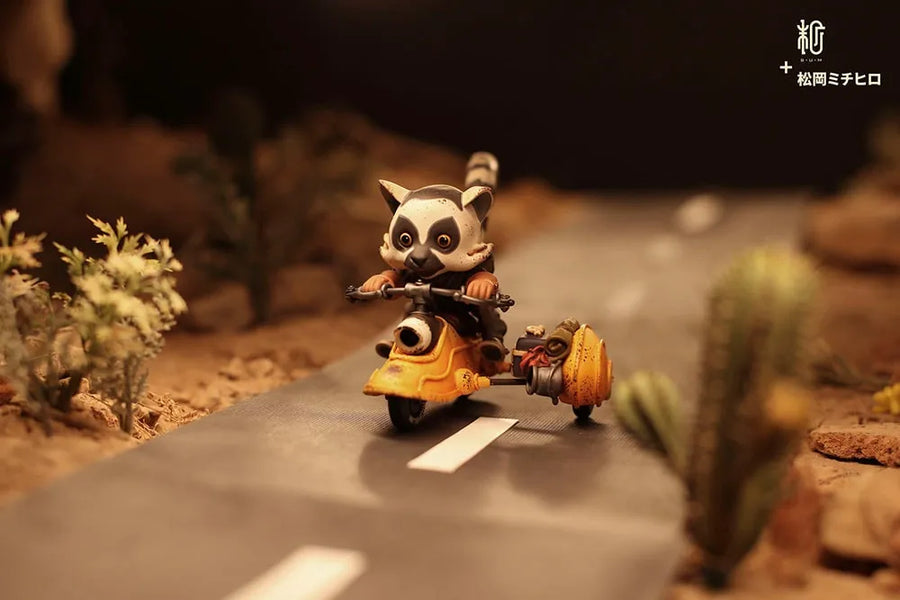 Brille & Dreieck - LIMITED EDITION: 70 – Manas SUM – ActionFigure Brasil