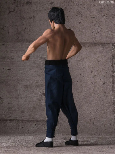 Bruce Lee 1/12 Scale Premium Figureㅤ – Storm Collectibles – ActionFigureBrasil — close