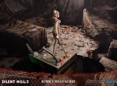 Bubble Head Nurse - LIMITED EDITION: 200 – First 4 Figures – ActionFigure Brasil — embalagem