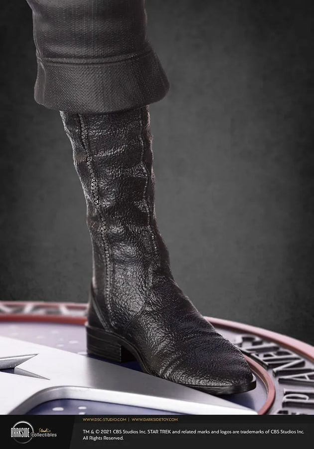 Captain James T. Kirk - LIMITED EDITION: 150 – DarkSide Collectibles Studio – ActionFigure Brasil