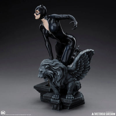 Catwoman - LIMITED EDITION: 150 (Sixth Scale) – Tweeterhead – ActionFigure Brasil — ângulo diferente