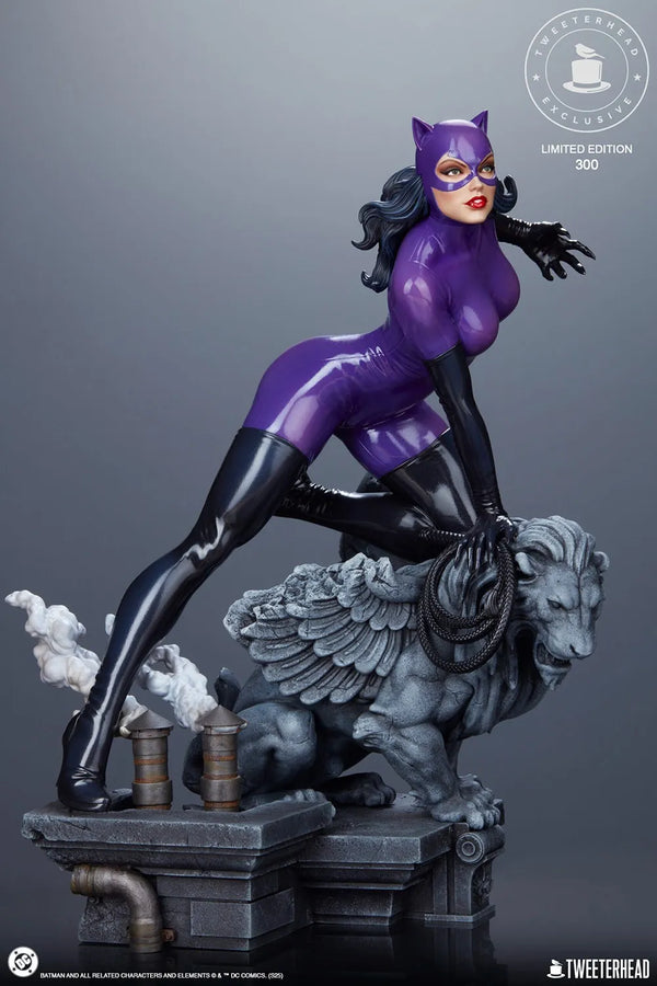 Catwoman (Purple Edition) - LIMITED EDITION: 150 (Variant - Sixth Scale) – Tweeterhead – ActionFigure Brasil