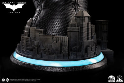 Catwoman (Selina Kyle) - LIMITED EDITION: 399 – Infinity Studio X Penguin Toys – ActionFigure Brasil — close