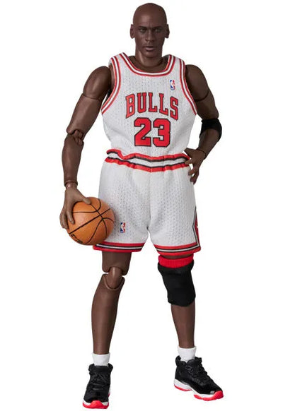 Chicago Bulls - NBA - Michael Jordan - Mafex (No.255) - Chicago Bulls Home (Medicom Toy)ㅤ – Medicom Toy – ActionFigureBrasil