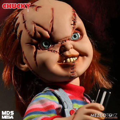 Child's Play/ Chucky 15 Inch Talking Mega Scale Figureㅤ – Mezco – ActionFigureBrasil — close