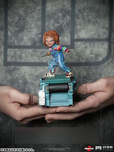 "Child's Play" Statue "Art Scale" 1/10 Scale Chucky [Movie "Child's Play 2"]ㅤ – Iron Studios – ActionFigureBrasil — close