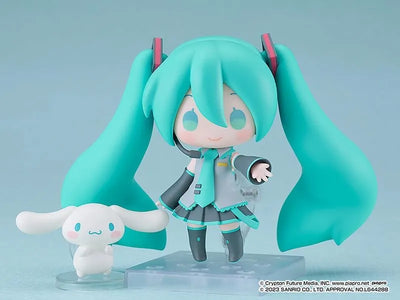 Cinnamoroll - Vocaloid - Hatsune Miku - Hatsune Miku x Cinnamoroll - Nendoroid #2306 - Cinnamoroll Collaboration Ver. (Good Smile Company)ㅤ – Good Smile Company – ActionFigureBrasil — ambientada