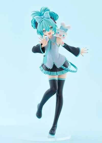 Cinnamoroll - Vocaloid - Hatsune Miku - Hatsune Miku x Cinnamoroll - Pop Up Parade - Cinnamoroll Collaboration Ver., L (Good Smile Company)ㅤ – Good Smile Company – ActionFigureBrasil — ambientada
