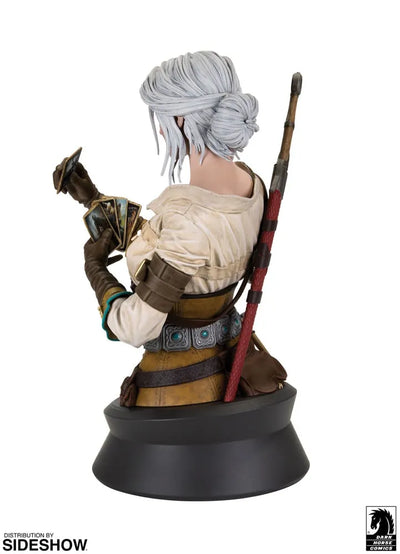 Ciri Playing Gwent – Dark Horse Comics – ActionFigure Brasil — ambientada