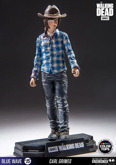 Color Tops Blue Wave - The Walking Dead: Carl Grimes 7 Inch Action Figureㅤ – McFarlane Toys – ActionFigureBrasil — ângulo diferente