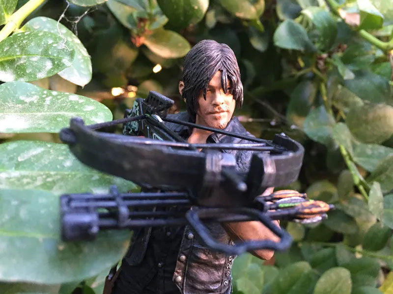 Color Tops Red Wave - The Walking Dead: Daryl Dixon 8 Inch Action Figureㅤ – McFarlane Toys – ActionFigure Brasil