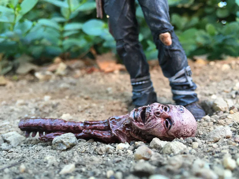 Color Tops Red Wave - The Walking Dead: Daryl Dixon 8 Inch Action Figureㅤ – McFarlane Toys – ActionFigure Brasil