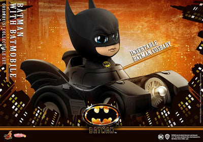 CosBaby "Batman" [Size S] Batman & Batmobileㅤ – Hot Toys – ActionFigure Brasil — ângulo diferente