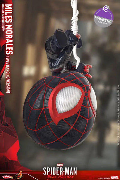 CosBaby Marvel's Spider-Man: Miles Morales Size S Miles Morales / Spider-Man (Web Hanging)ㅤ – Hot Toys – ActionFigure Brasil — ângulo diferente