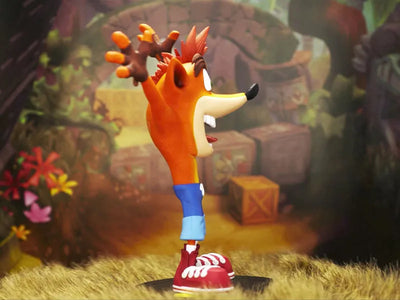 Crash Bandicoot - Crash Bandicoot 9 Inch PVC Statueㅤ – First 4 Figures – ActionFigureBrasil — ângulo diferente