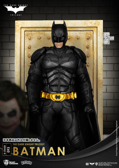 D Stage #093 "Dark Knight Trilogy" Batmanㅤ – Beast Kingdom – ActionFigureBrasil — acessórios