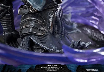 Dark Souls - Kishi Artorias - Dark Souls SD SD001|DS01 - Standard Edition (First 4 Figures)ㅤ – First 4 Figures – ActionFigureBrasil — ângulo diferente