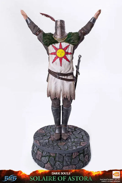 DARK SOULS - Solaire of Astora Statueㅤ – First 4 Figures – ActionFigure Brasil — ângulo diferente