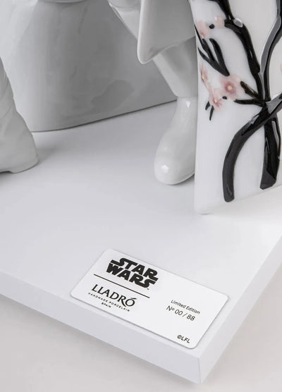 Darth Vader (Cherry Blossom Edition) - LIMITED EDITION: 88 – Lladró – ActionFigure Brasil — ângulo diferente