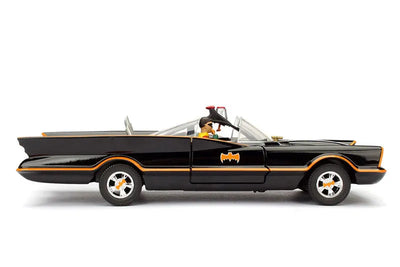 "DC Comics" 1/24 Diecast Vehicle Batmobile & Batman & Robin "Batman 1966 TV Series"ㅤ – Jada Toys – ActionFigure Brasil — ambientada