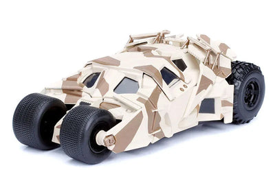 "DC Comics" 1/24 Diecast Vehicle Batmobile (Camouflage) & Batman "Dark Knight Rising"ㅤ – Jada Toys – ActionFigure Brasil — ângulo diferente