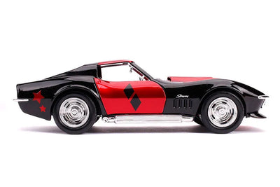 "DC Comics" 1/24 Diecast Vehicle Chevrolet, Corvette Stingray (1969 Model) & Harley Quinn [Comic]ㅤ – Jada Toys – ActionFigure Brasil — iluminação de estúdio