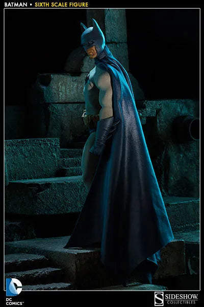 DC Comics 1/6 Scale Figure - SideShow Sixth Scale Batmanㅤ – Sideshow Collectibles – ActionFigure Brasil
