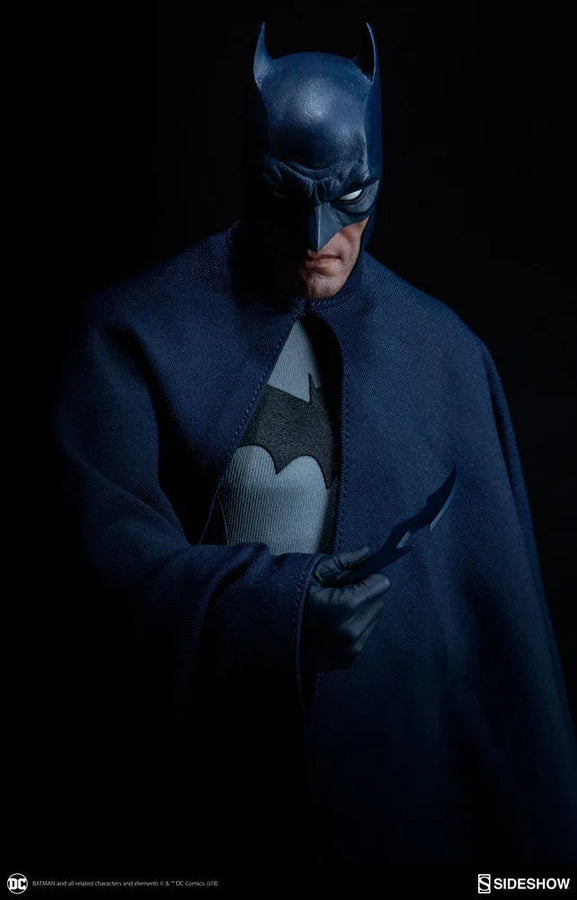DC Comics - 1/6 Scale Figure: SideShow Sixth Scale Batman (Version 2)(Provisional Pre-order)ㅤ – Sideshow Collectibles – ActionFigure Brasil