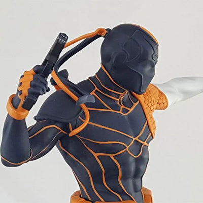 DC Comics - Preview Limited Reverse Deathstroke Statueㅤ – Icon Heroes – ActionFigureBrasil — close