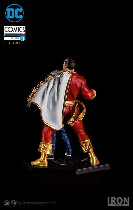 DC Comics - Shazam & Billy Batson 1/10 Art Scale Statueㅤ – IRON STUDIOS/豆魚雷 – ActionFigure Brasil