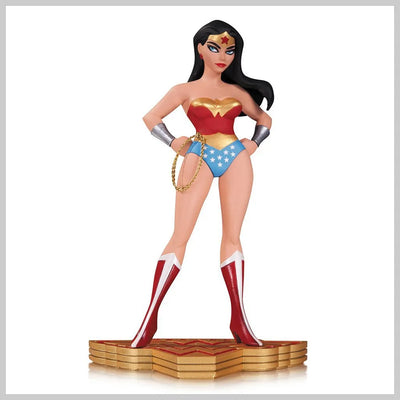 DC Comics Statue "Wonder Woman Art of War" Wonder Woman By Bruce Timmㅤ – DC Collectibles – ActionFigure Brasil — ângulo diferente