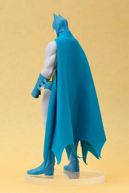 DC Universe - Batman - ARTFX+ - Super Powers Classics - 1/10 (Kotobukiya)ㅤ – Kotobukiya – ActionFigureBrasil