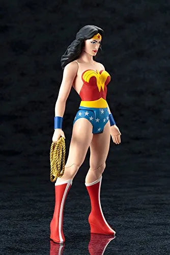 DC Universe - Wonder Woman - ARTFX+ - Super Powers Classics - 1/10 (Kotobukiya)ㅤ – Kotobukiya – ActionFigureBrasil