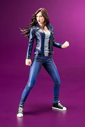 Defenders - Jessica Jones - ARTFX+ - 1/10ㅤ – Kotobukiya – ActionFigureBrasil — ângulo diferente