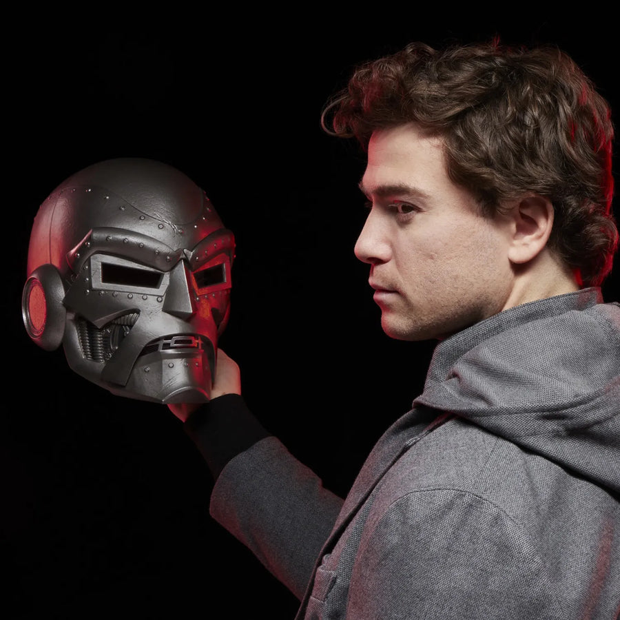 Doctor Doom Premium Roleplay – Hasbro – ActionFigure Brasil