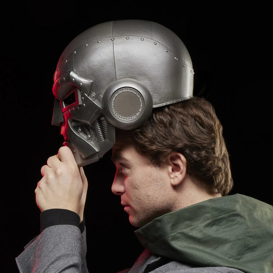 Doctor Doom Premium Roleplay – Hasbro – ActionFigure Brasil