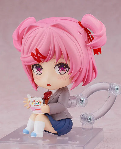 Doki Doki Literature Club! - Natsuki - Nendoroid #2077 (Good Smile Company)ㅤ – Good Smile Company – ActionFigure Brasil — ângulo diferente
