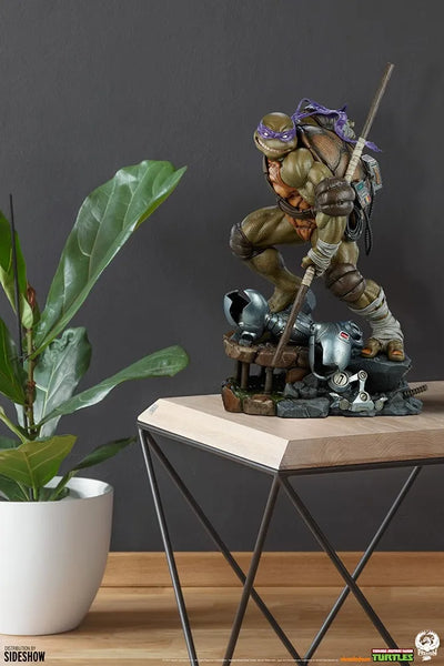 Donatello (Deluxe Edition) - LIMITED EDITION: 500 (Deluxe Edition) – PCS – ActionFigure Brasil — ângulo diferente