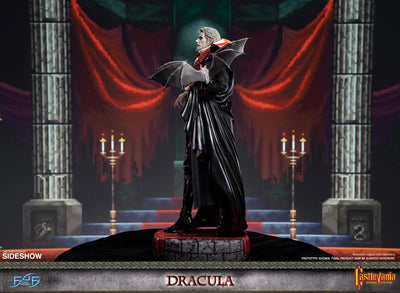 Dracula (Standard Edition) – First 4 Figures – ActionFigure Brasil — com base expositora