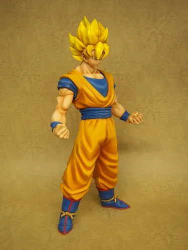 Dragon Ball Z - Son Goku SSJ - Gigantic Series - 1/4 (X-Plus)ㅤ – X-Plus – ActionFigureBrasil — close