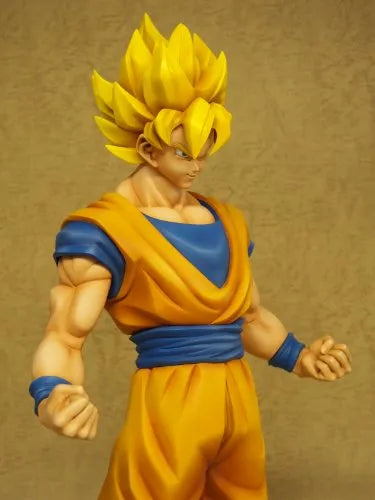 Dragon Ball Z - Son Goku SSJ - Gigantic Series - 1/4 (X-Plus)ㅤ – X-Plus – ActionFigureBrasil — ambientada