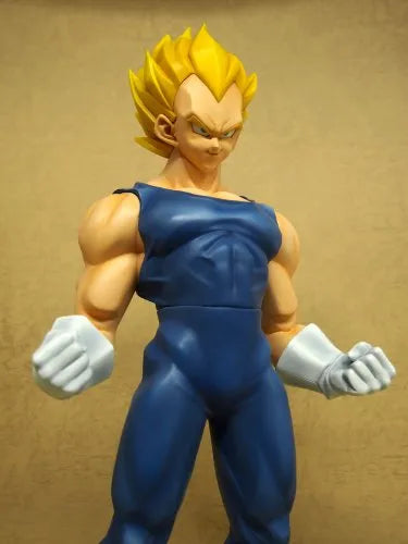 Dragon Ball Z - Vegeta SSJ - Gigantic Series - 1/4 (X-Plus)ㅤ – X-Plus – ActionFigureBrasil — ambientada