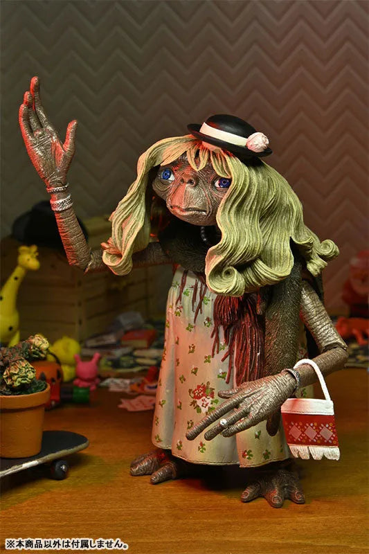 E.T. / E.T. 40th Anniversary Ultimate Action Figure Dress-up verㅤ – Neca – ActionFigure Brasil