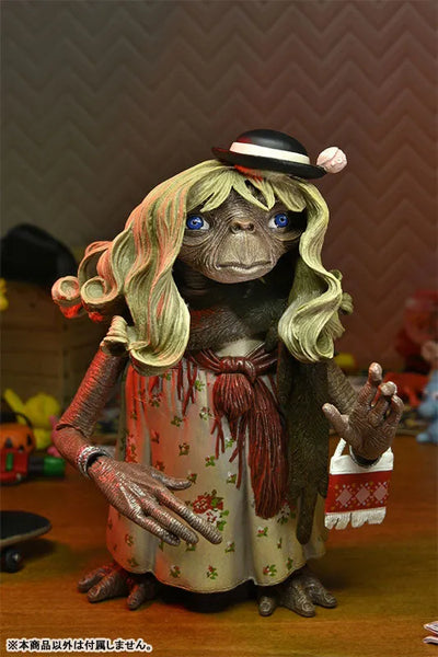 E.T. / E.T. 40th Anniversary Ultimate Action Figure Dress-up verㅤ – Neca – ActionFigure Brasil — ângulo diferente